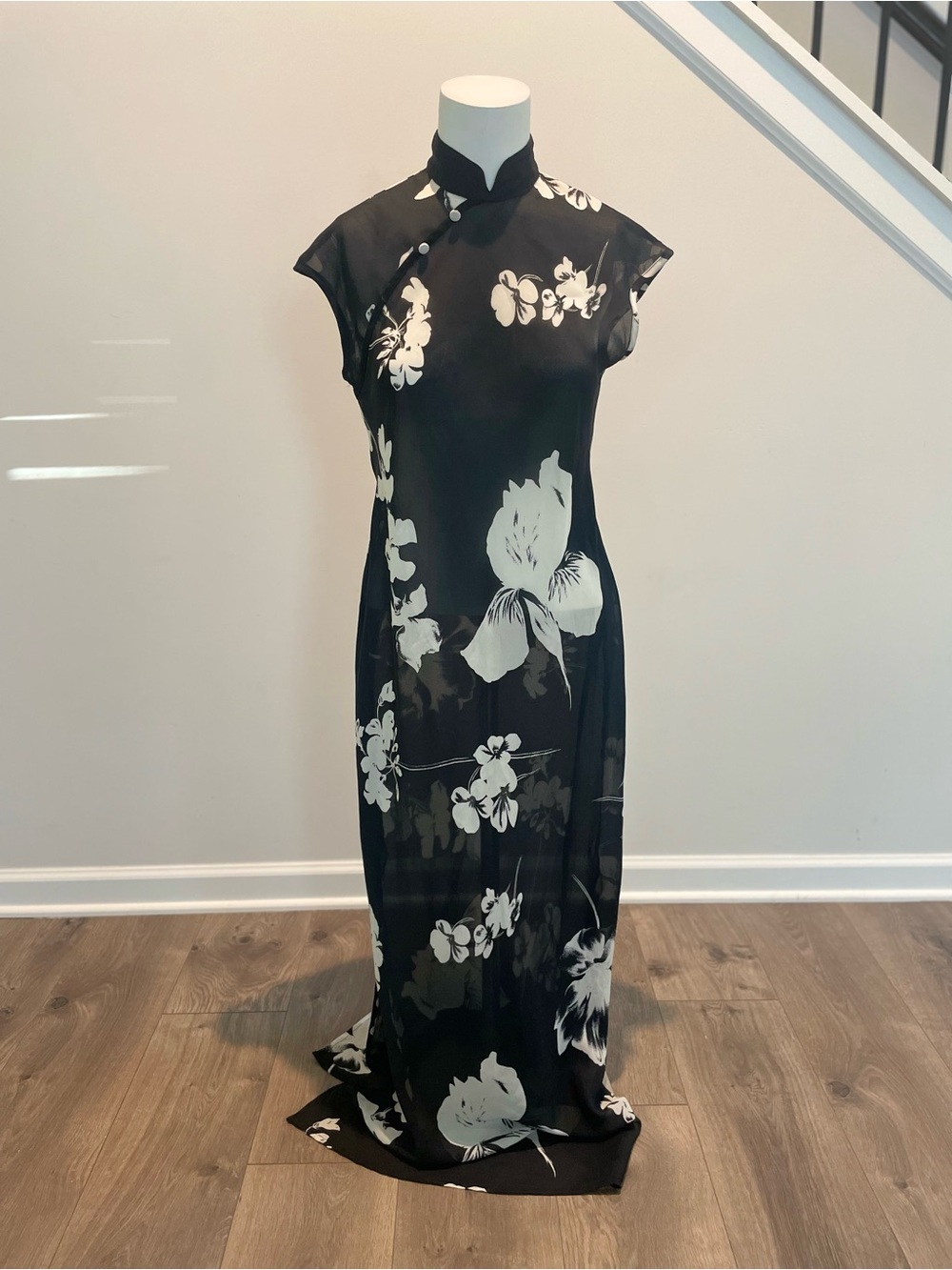 Jessica Howard Black and White Floral Mandarin Collar Maxi Dress